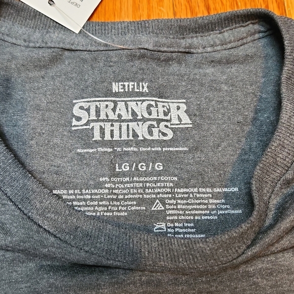 Netflix Stranger Things Lucas Basketball Large T-Shirt - Picture 3 of 3